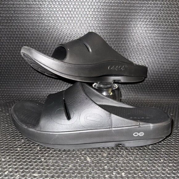 OOFOS OOahh Slide Sandals Black Comfort Recovery Beach Sandal Men’s 10 Womens 12 - Picture 1 of 8